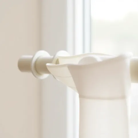 Jak wieszać zasłony na żabki